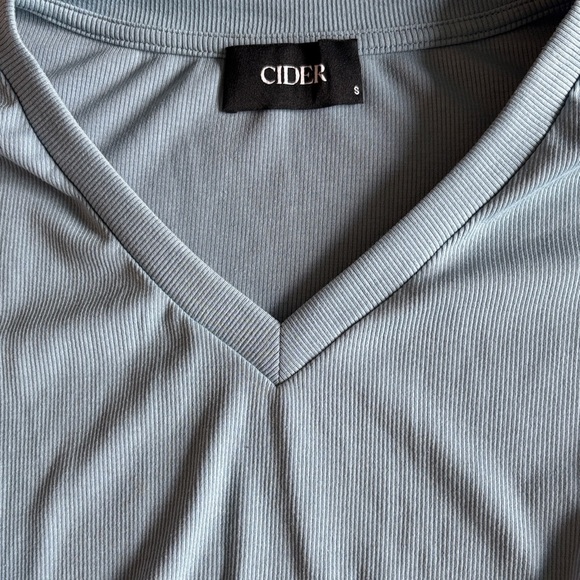 Cider Light Blue Ruched Twist Front Tee - Picture 4 of 4